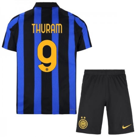 Inter Milán Thuram 9 Domácí 2026-27 - Dětské Fotbalové Dresy (S/S) Inter Milán Thuram 9 Domácí 2026-27 - Dětské Fotbalové Dresy (S/S)