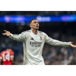 Od klíčové opory Liverpoolu po náhradníka v Realu Madrid: Znepokojivá situace Trenta Alexandera-Arnolda