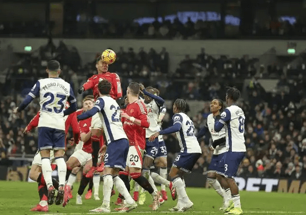 Nový trenér Amorim stále nemůže zvrátit propad Manchesteru United