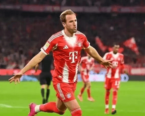 150 gólů ve 153 zápasech: Kanův příběh v Bayernu pokračuje