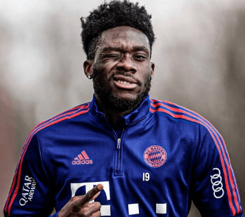Je Alphonso Davies nejlepším řešením pro posílení levého křídla Manchesteru United?